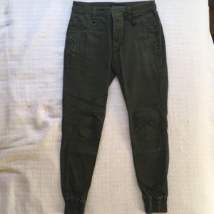 Modern Threads green patterned pants